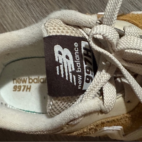 New Balance Tan and Brown Sneakers - Picture 3 of 3